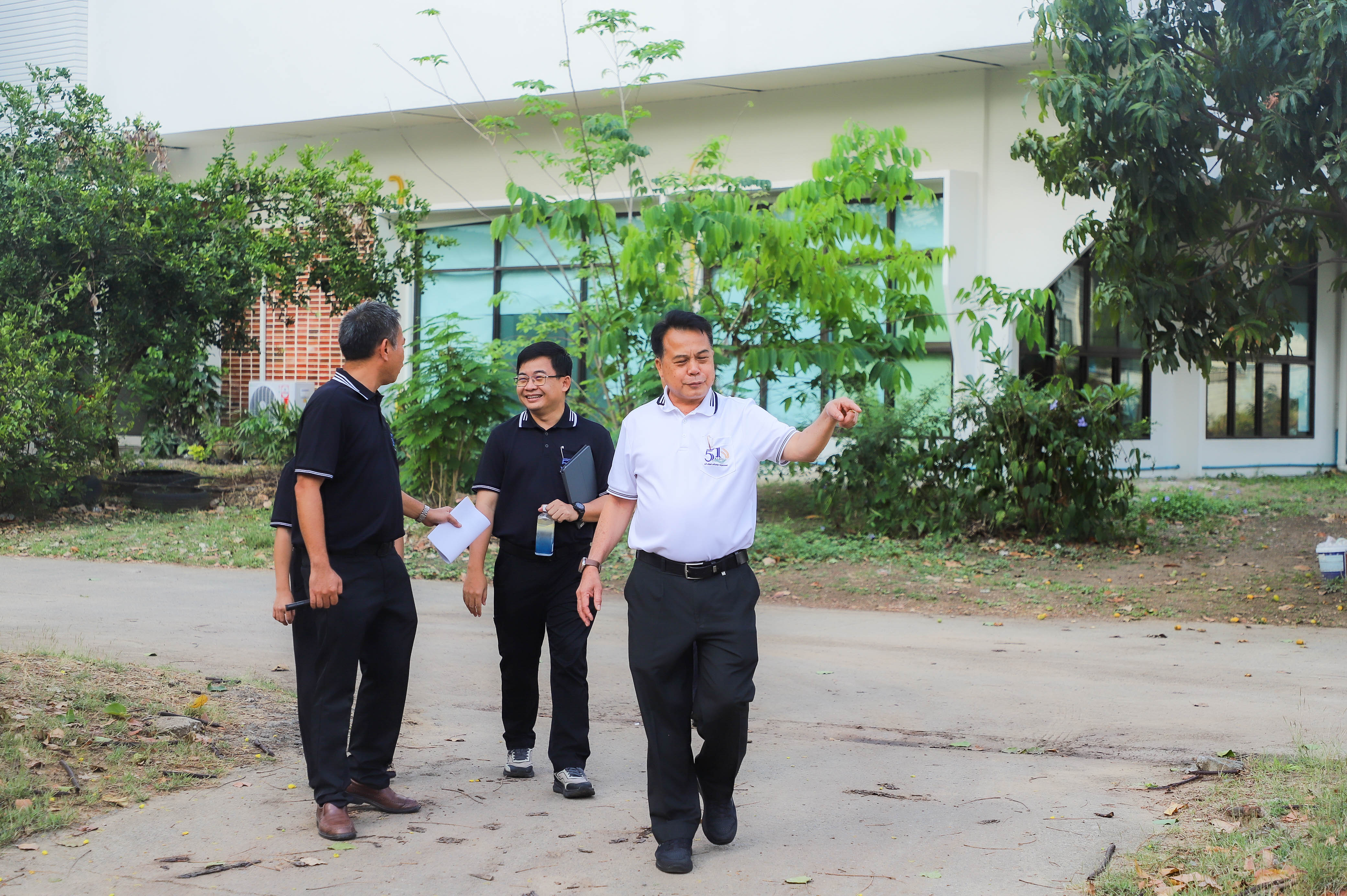 title - รองเลขาฯ ส.ป.ก. ลงพื้นที่มอบนโยบายการดำเนินงานแก่ สพป. พร้อมทั้งตรวจเยี่ยม ส.ป.ก.ปทุมธานี